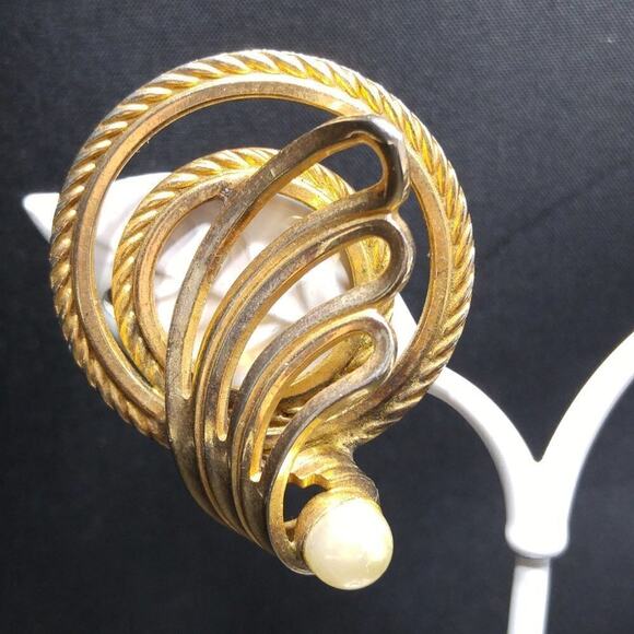 Vintage Faux Pearl Clip Earrings, Gold Plated, Bartek Mid-Century Designer - Picture 2 of 8